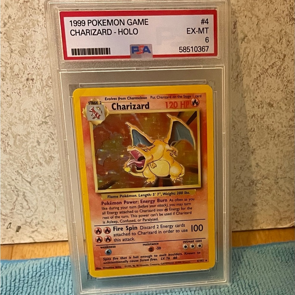 Charizard Holo